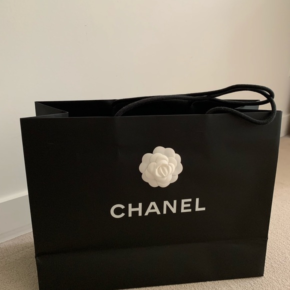 CHANEL Shopping Bag - NEW - Picture 4 of 7